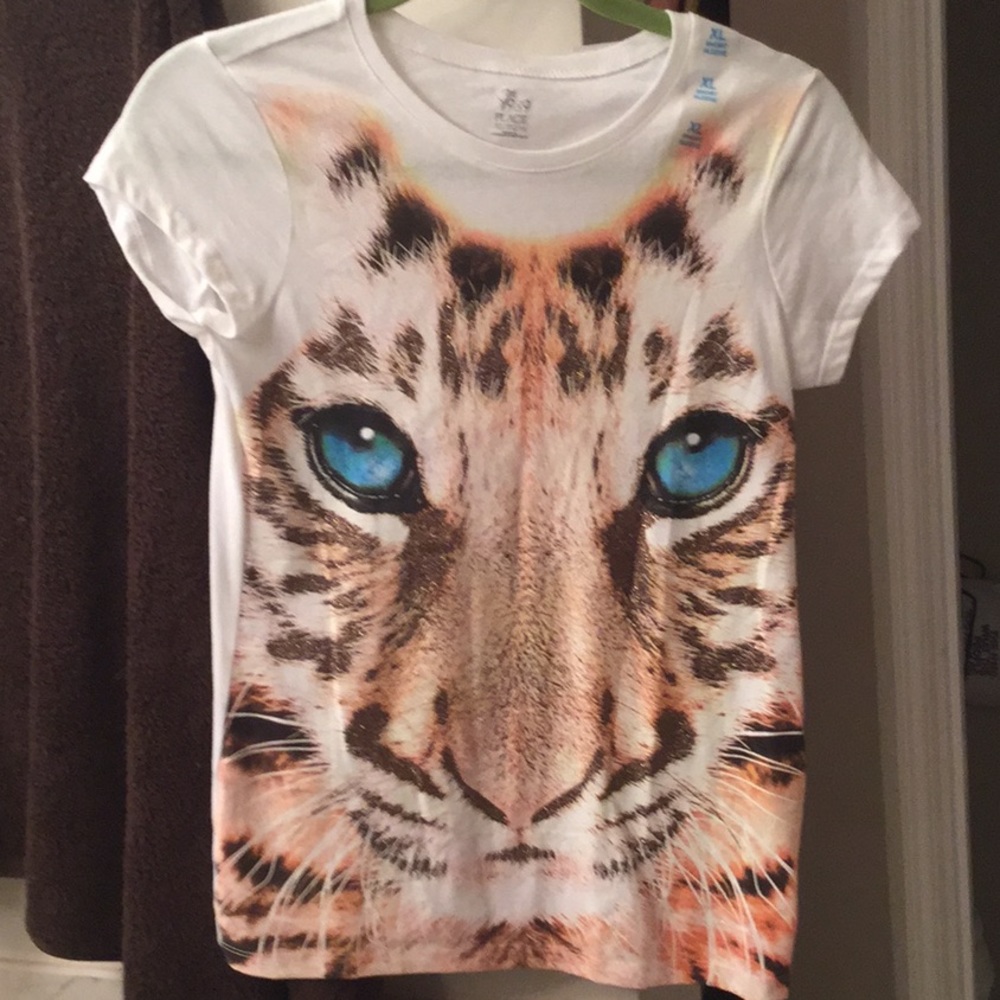 NWT Child’s tee shirt with cat face